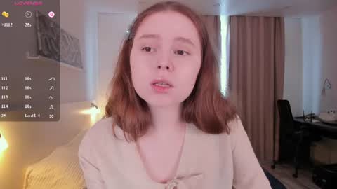 Snapshot of flora_fiore chatting on June 19, 6:18 am Hayley I WILL COME BACK ON MAY 27TH 6pm UTC online show from June 19, 6:18 am
