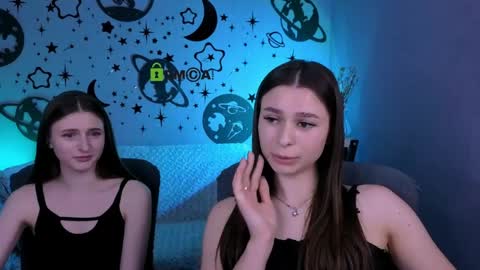 Snapshot of flora_ri chatting on May 20, 9:15 am just ask me online show from May 20, 9:15 am