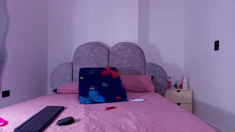 Snapshot of flordecayena_ chatting on May 12, 3:03 am Flordecayena online show from May 12, 3:03 am