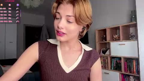 Snapshot of florenceheatly chatting on July 25, 10:02 am Flora online show from July 25, 10:02 am