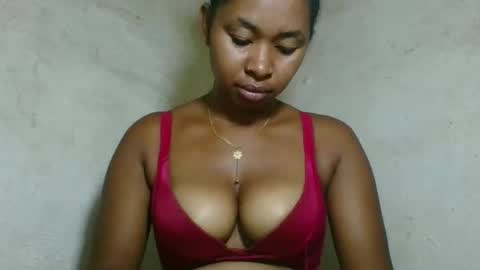 Snapshot of florencia011 chatting on May 3, 5:24 am florencia011 online show from May 3, 5:24 am