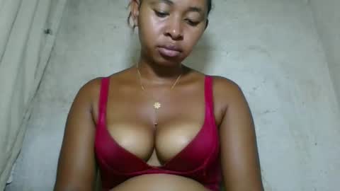 Snapshot of florencia011 chatting on May 7, 9:58 am florencia011 online show from May 7, 9:58 am