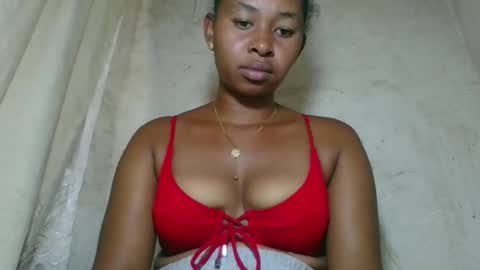 Snapshot of florencia011 chatting on May 19, 11:16 am florencia011 online show from May 19, 11:16 am