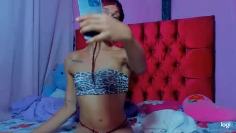 Snapshot of flower_weed chatting on June 17, 5:32 am Flower weed online show from June 17, 5:32 am