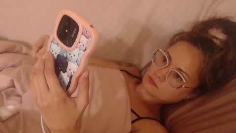 Snapshot of flowercandydoll chatting on August 4, 9:28 pm say meow and send tip online show from August 4, 9:28 pm