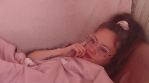 Snapshot of flowercandydoll13 chatting on April 30, 7:25 am say meow and send tip online show from April 30, 7:25 am