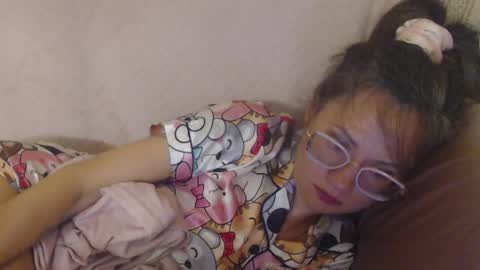 Snapshot of flowercandydoll13 chatting on May 27, 8:39 pm say meow and send tip online show from May 27, 8:39 pm