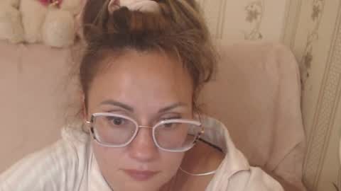 Snapshot of flowercandydoll1313 chatting on June 25, 2:43 pm say meow and send tip online show from June 25, 2:43 pm