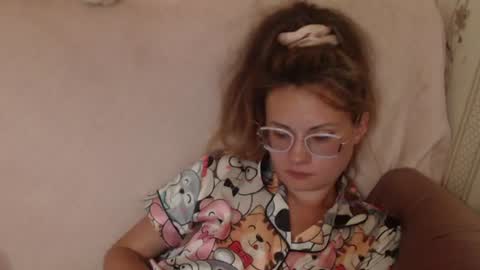 Snapshot of flowercandydoll1313 chatting on July 2, 5:19 pm say meow and send tip online show from July 2, 5:19 pm