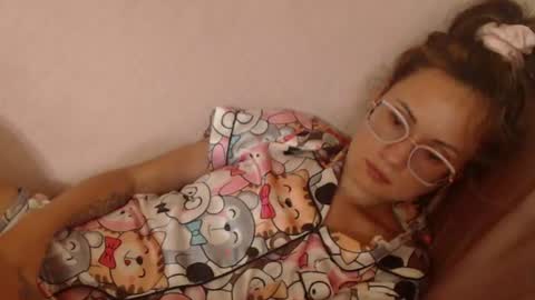 Snapshot of flowercandydoll1313 chatting on July 3, 5:52 pm say meow and send tip online show from July 3, 5:52 pm