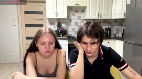 flowerscouple online show from March 26, 10:15 pm