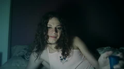 Snapshot of flowpinou chatting on May 4, 7:15 am Emmy online show from May 4, 7:15 am