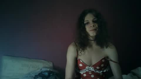 Snapshot of flowpinou chatting on May 10, 5:01 am Emmy online show from May 10, 5:01 am