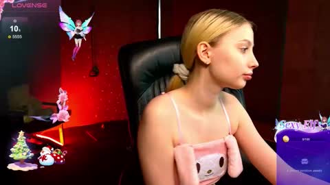 fluffy_cloude online show from January 8, 1:19 am