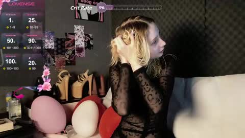 Snapshot of fluffy_cloude chatting on April 23, 5:41 am fluffy_cloude online show from April 23, 5:41 am