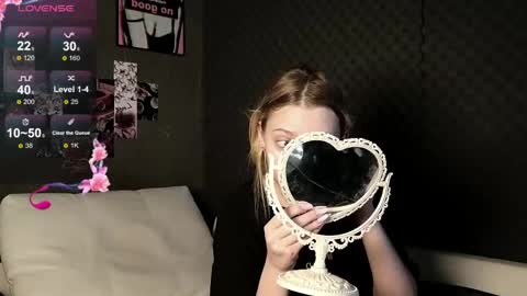Snapshot of fluffy_cloude chatting on May 17, 6:11 am fluffy_cloude online show from May 17, 6:11 am