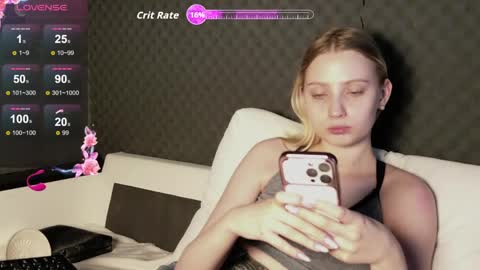 Snapshot of fluffy_cloude chatting on May 20, 6:19 am fluffy_cloude online show from May 20, 6:19 am