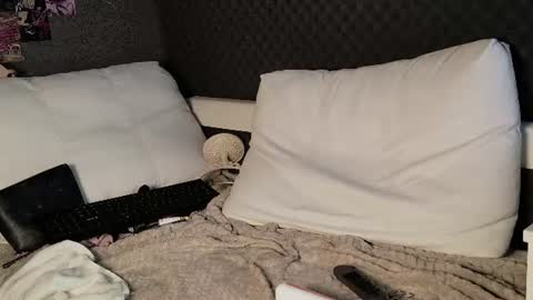 fluffy_cloude online show from June 22, 3:25 am