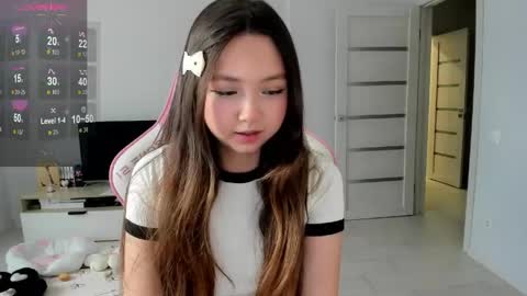 Snapshot of fluffy_rose chatting on May 13, 4:21 am Rose online show from May 13, 4:21 am