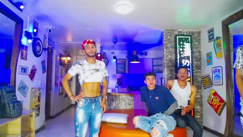 flyckers online show from December 15, 1:13 am