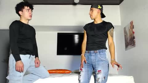 flyckers online show from November 8, 9:46 pm