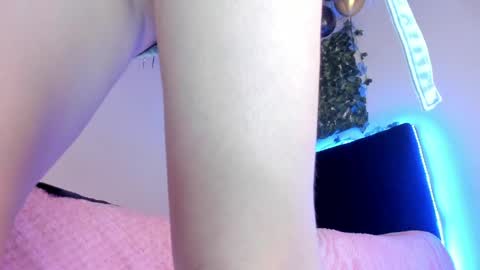 lia online show from April 20, 8:43 pm