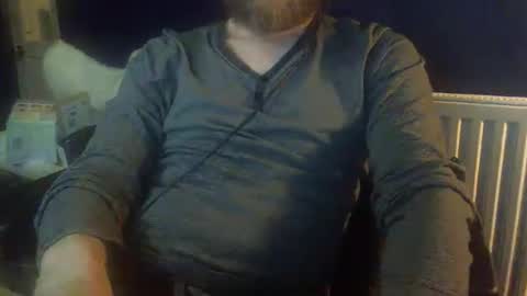 Snapshot of fns2011 chatting on December 3, 7:33 pm fns2011 online show from December 3, 7:33 pm