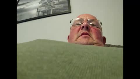 Snapshot of focusfuker chatting on September 17, 1:13 pm focusfuker online show from September 17, 1:13 pm