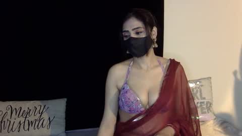 Snapshot of fogbunny chatting on December 23, 11:28 pm Fogbunny online show from December 23, 11:28 pm