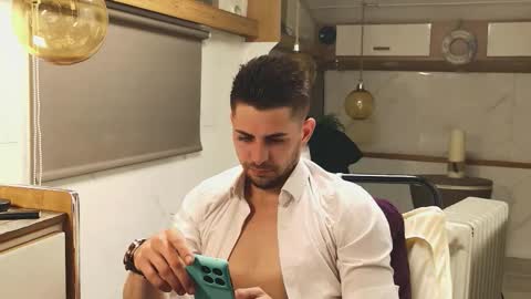 independent model online show from March 14, 6:57 pm