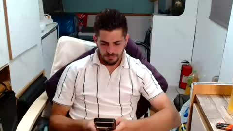 Snapshot of followknight chatting on June 10, 6:40 pm independent model online show from June 10, 6:40 pm
