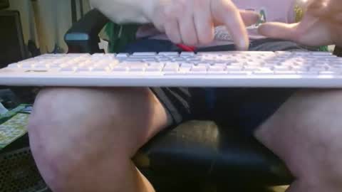 Snapshot of fooman103 chatting on April 7, 11:59 pm Fooman1007 online show from April 7, 11:59 pm