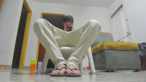 Snapshot of foot_master777 chatting on January 24, 6:57 am foot_master777 online show from January 24, 6:57 am