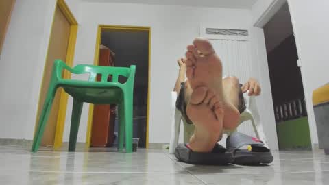 Snapshot of foot_master777 chatting on January 30, 5:19 am foot_master777 online show from January 30, 5:19 am