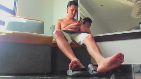Snapshot of foot_master777 chatting on March 3, 6:44 pm foot_master777 online show from March 3, 6:44 pm