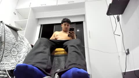 Snapshot of foot_master777 chatting on September 24, 2:59 am foot_master777 online show from September 24, 2:59 am