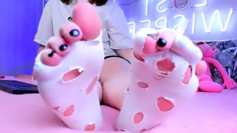 Snapshot of footfetish_baby chatting on December 18, 4:39 pm Molly online show from December 18, 4:39 pm