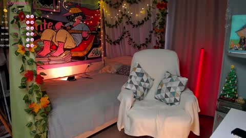 Snapshot of forest_lina chatting on January 13, 8:15 am     online show from January 13, 8:15 am