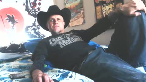 forestfuckers69 online show from February 19, 11:23 pm