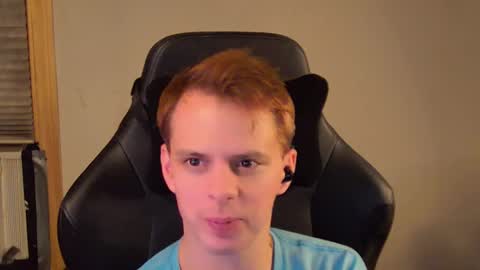 Snapshot of forever_broken chatting on December 22, 6:39 am forever_broken online show from December 22, 6:39 am