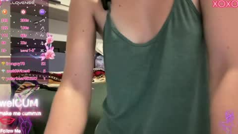 Elaine online show from April 2, 5:43 pm