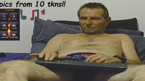 Snapshot of forexxxx_man chatting on April 27, 10:13 am doc online show from April 27, 10:13 am