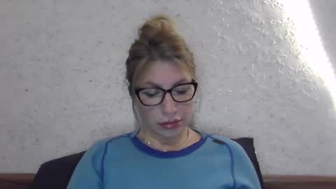 Snapshot of fox_red_lady7 chatting on December 17, 7:48 pm fox_red_lady7 online show from December 17, 7:48 pm