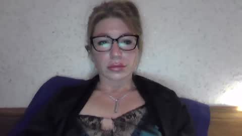 Snapshot of fox_red_lady7 chatting on February 5, 8:57 pm fox_red_lady7 online show from February 5, 8:57 pm