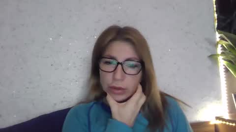 Snapshot of fox_red_lady7 chatting on February 8, 11:44 am fox_red_lady7 online show from February 8, 11:44 am