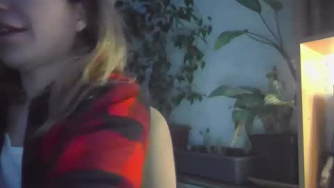 Snapshot of fox_red_lady7 chatting on March 2, 6:40 pm fox_red_lady7 online show from March 2, 6:40 pm