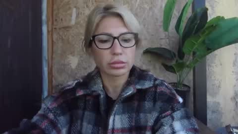 Snapshot of fox_red_lady7 chatting on September 14, 10:03 am fox_red_lady7 online show from September 14, 10:03 am