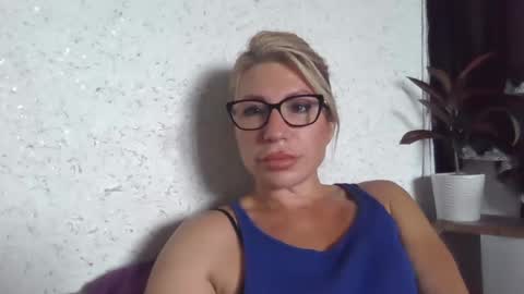 Snapshot of fox_red_lady7 chatting on September 24, 5:55 am fox_red_lady7 online show from September 24, 5:55 am