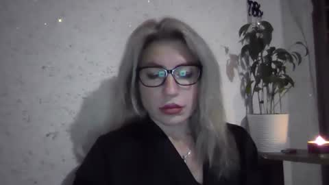 fox_red_lady7 online show from December 14, 2:55 pm