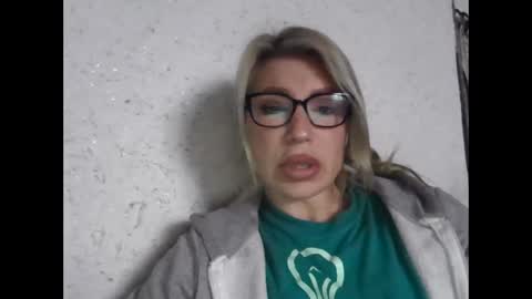 fox_red_lady7 online show from February 8, 9:23 am